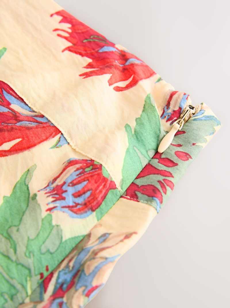 Comely84250 Ecru/Red Floral Print Drape Lightweight Maxi Skirt - Image 10
