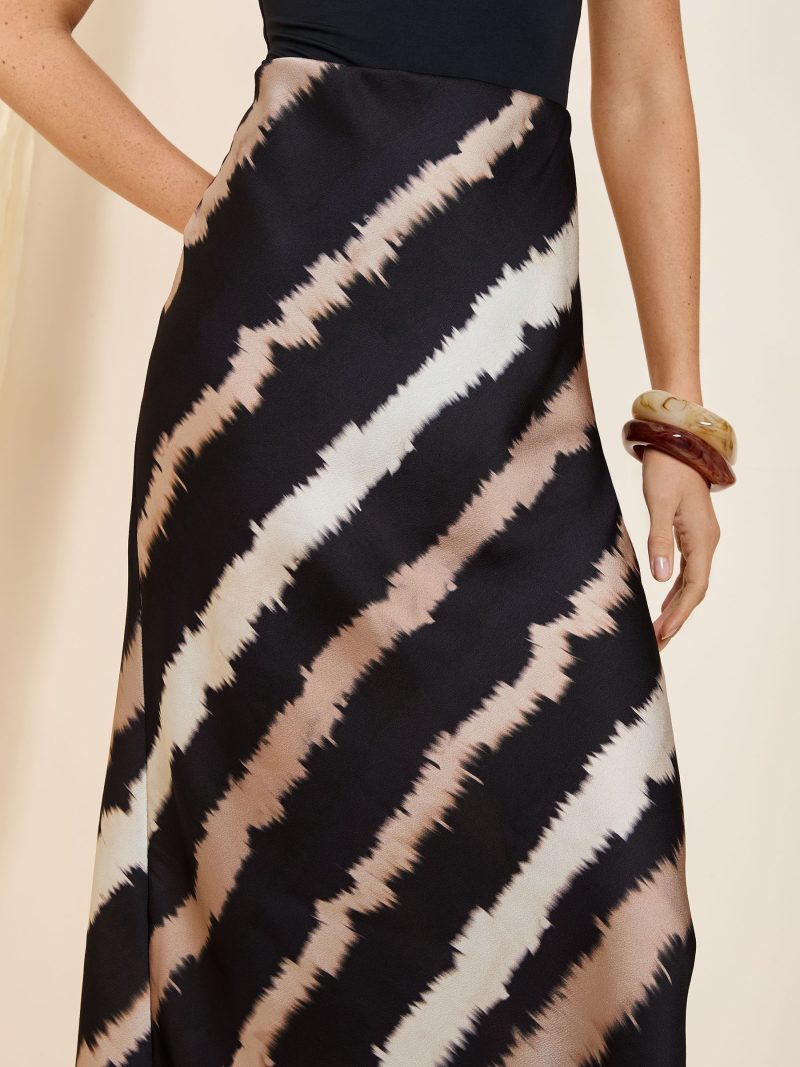 Comely84238 Black Ombre Ombre Satin Maxi Skirt - Image 3